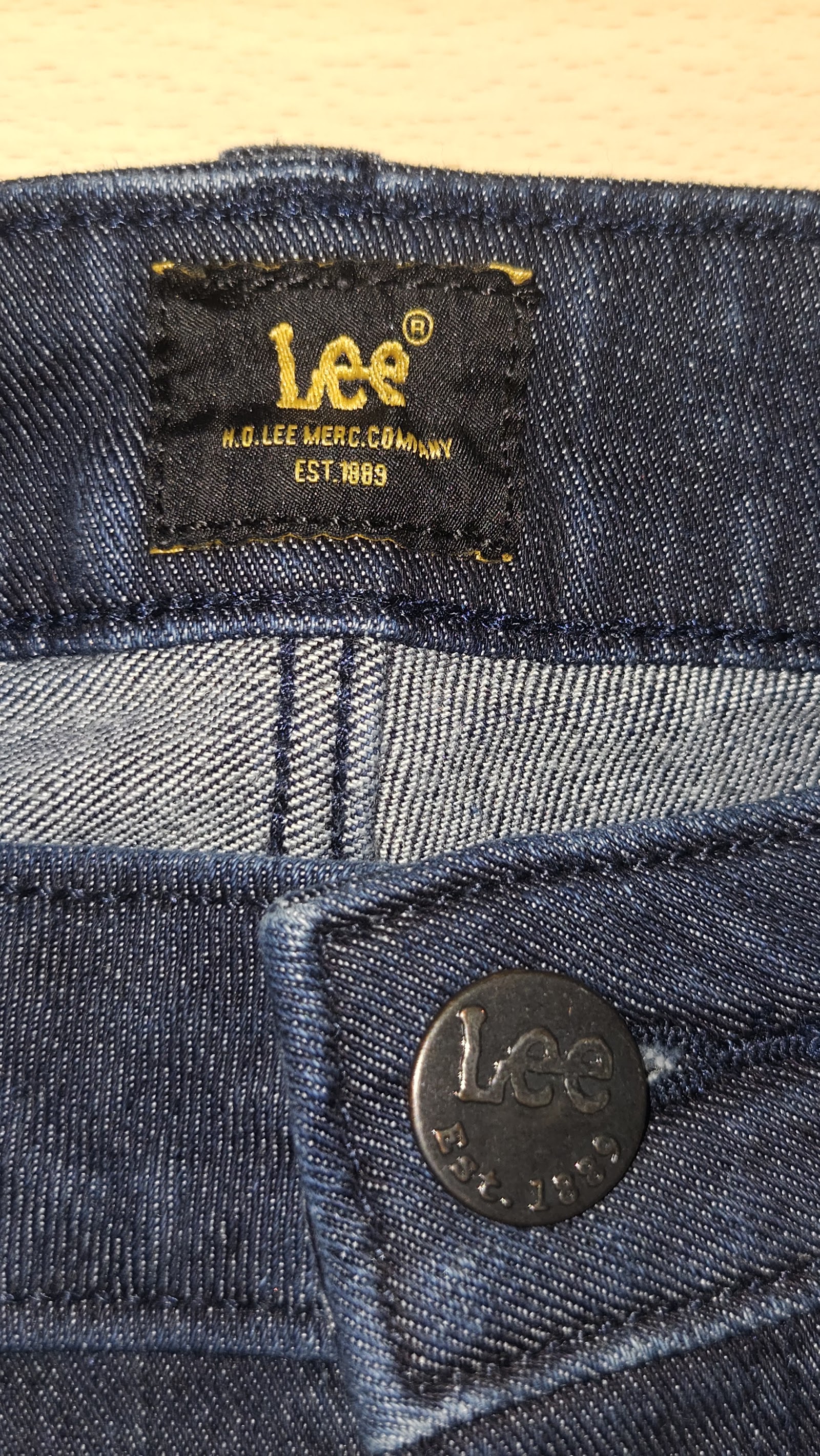 Lee Scarlett High Blue Jeans, W28 L33 (labelled), photo 3