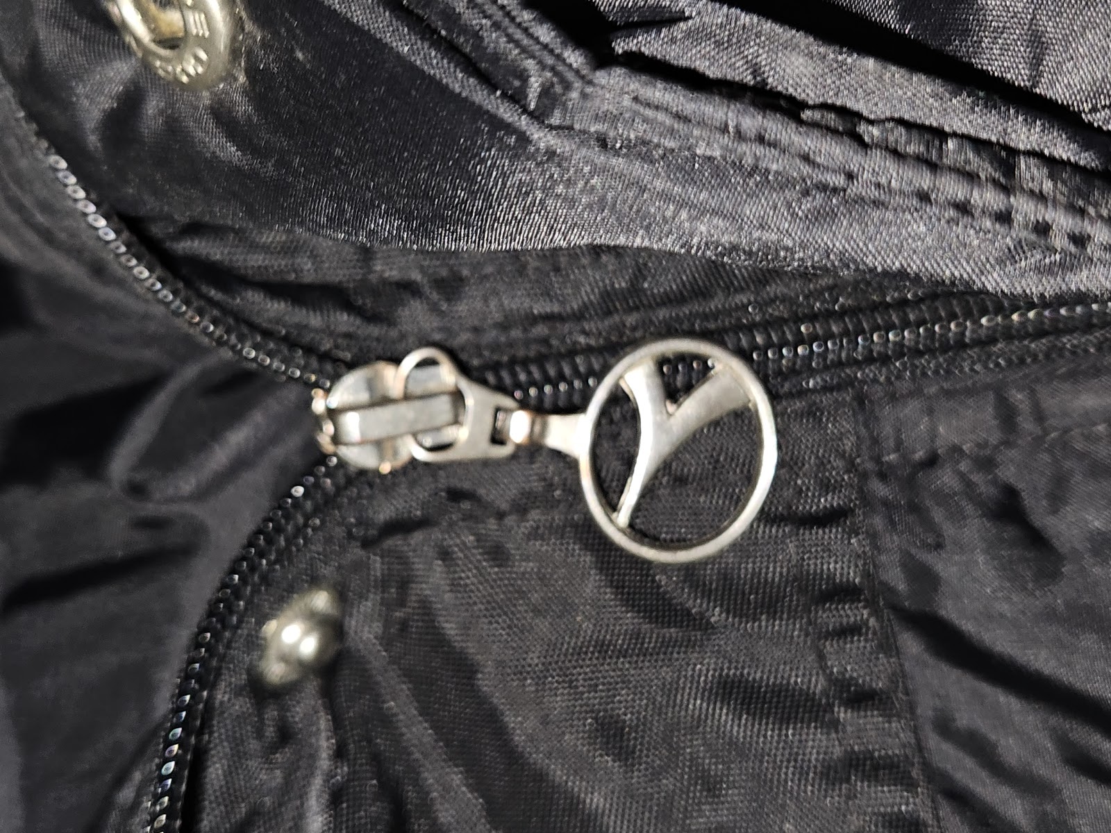 Genuine Diadora Black Hooded Lightweight Windbreaker Jacket, L, photo 5