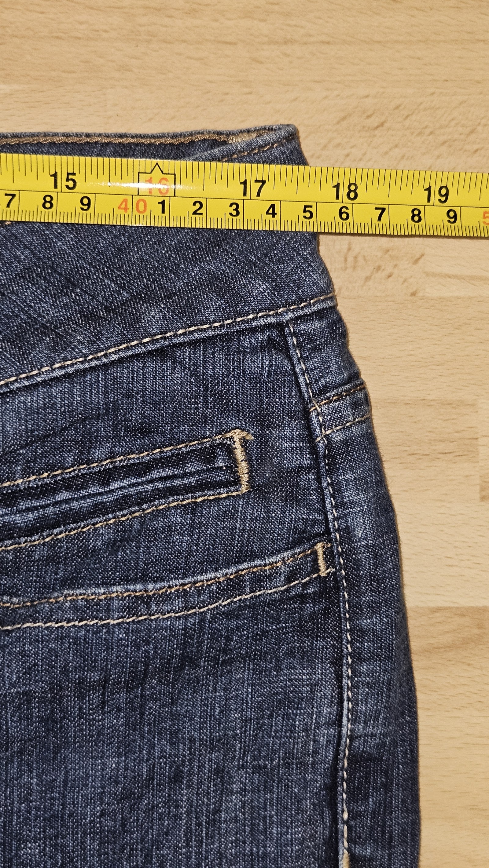 Riders by Lee Dark Blue Turn-Up Capri Jeans, Measured W35 approx., photo 3