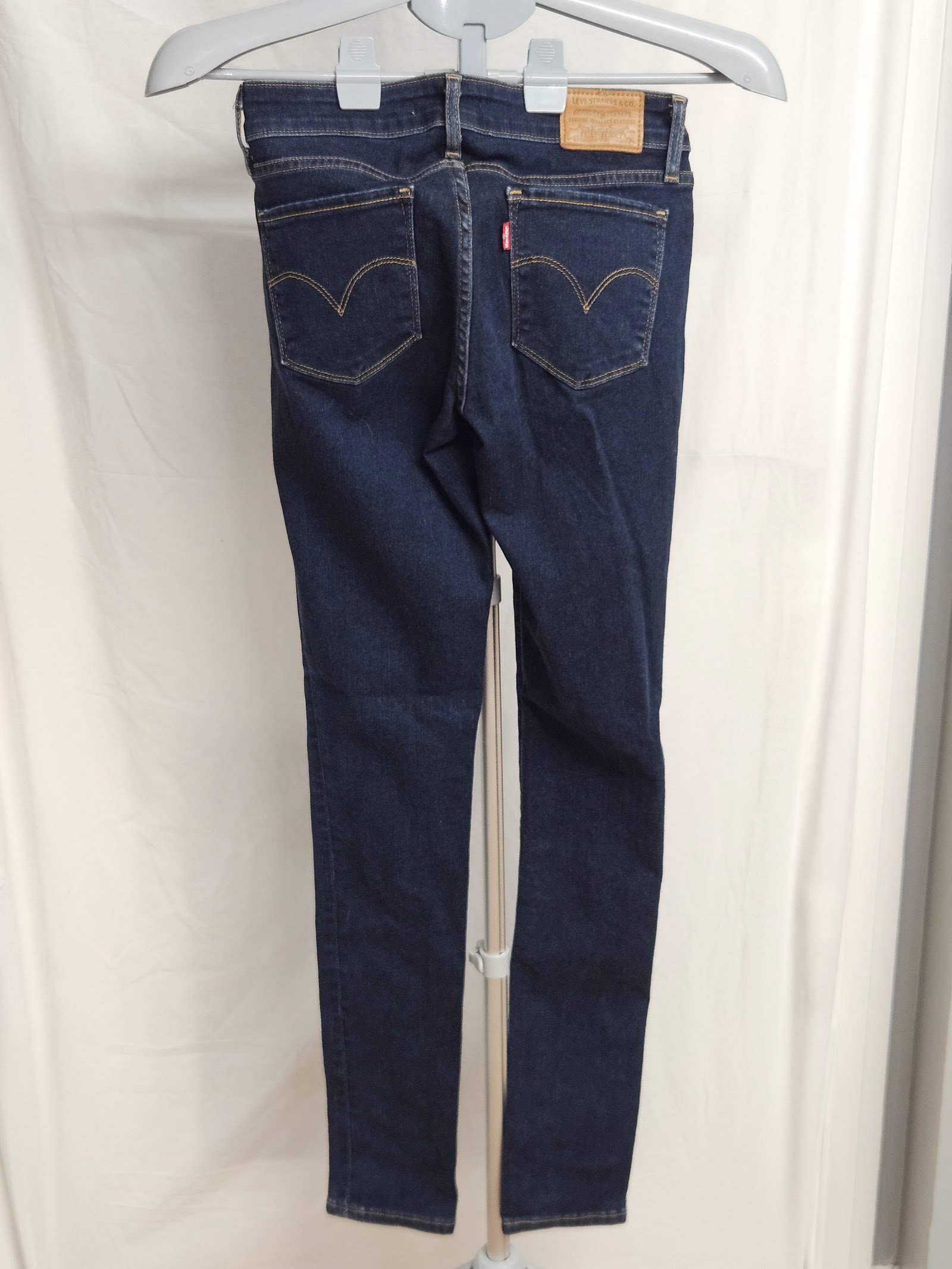 Genuine Levi's 711 Skinny Blue Jeans, W26 L32, photo 2