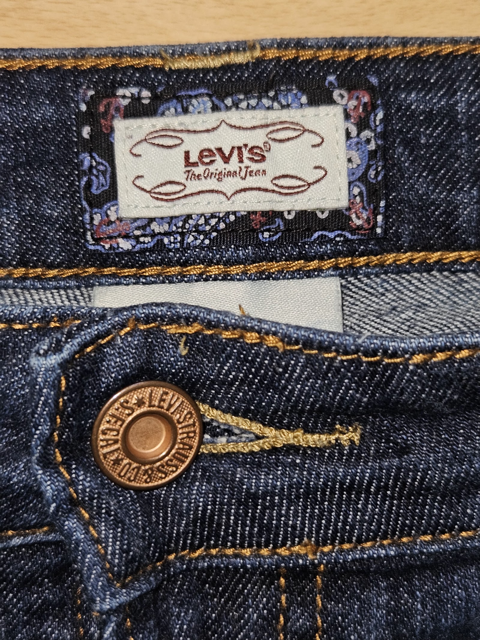 Genuine Levi's 515 Dark Blue Turned Cuff Capri Jeans, 12 Petite, photo 3