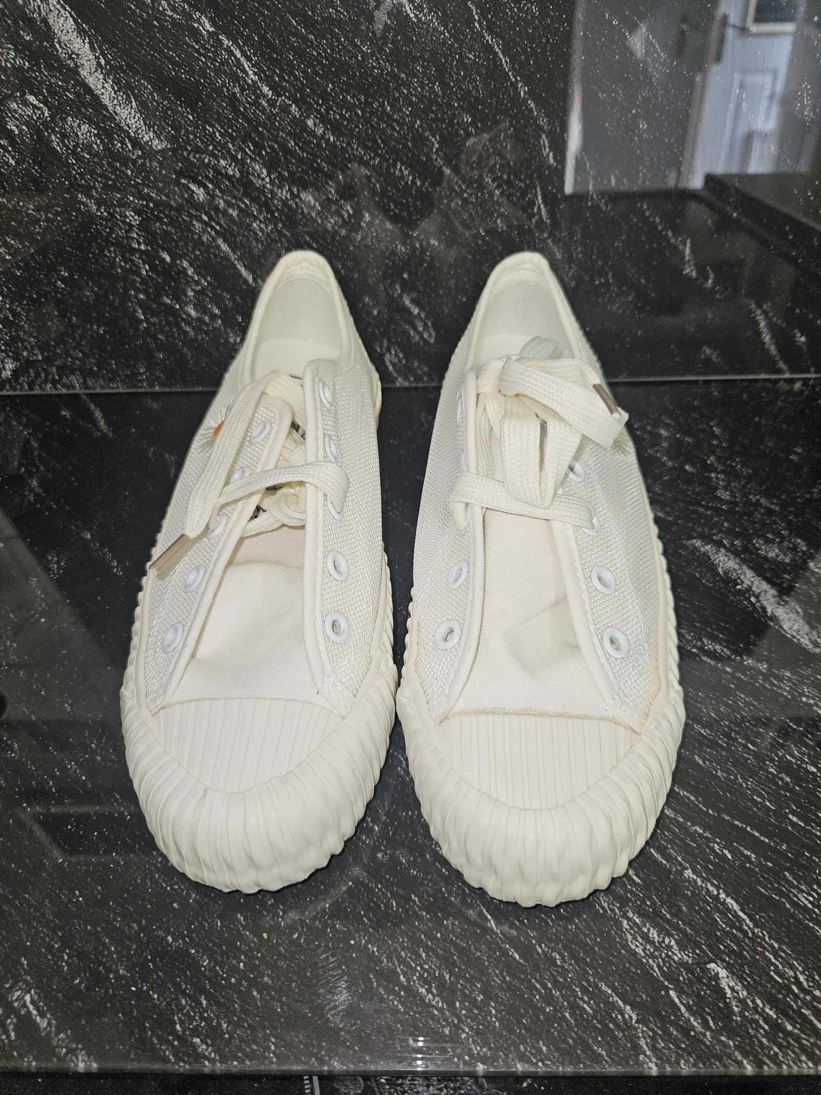 Genuine BO+FENG White Flower Canvas Trainers Textured Sole Size EU 38 UK 5, EU 38 / UK 5, photo 3