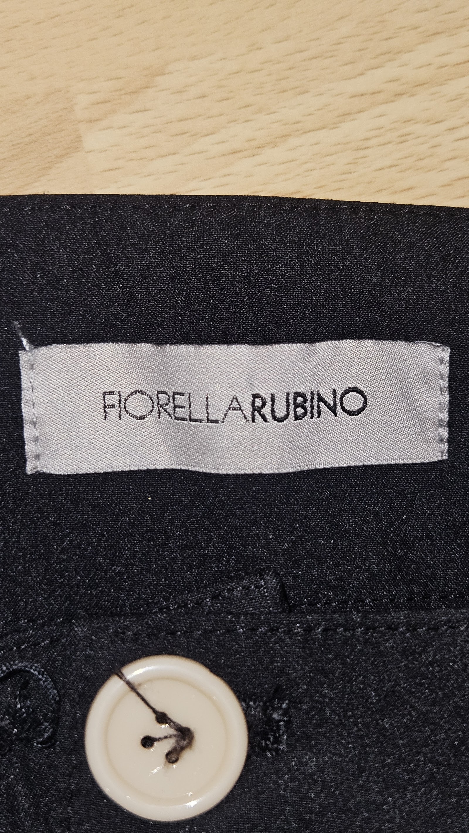 Fiorella Rubino Black Stretch Trousers with Gold Zip Pockets, IT 46 (labelled); measured W33 approx., photo 3
