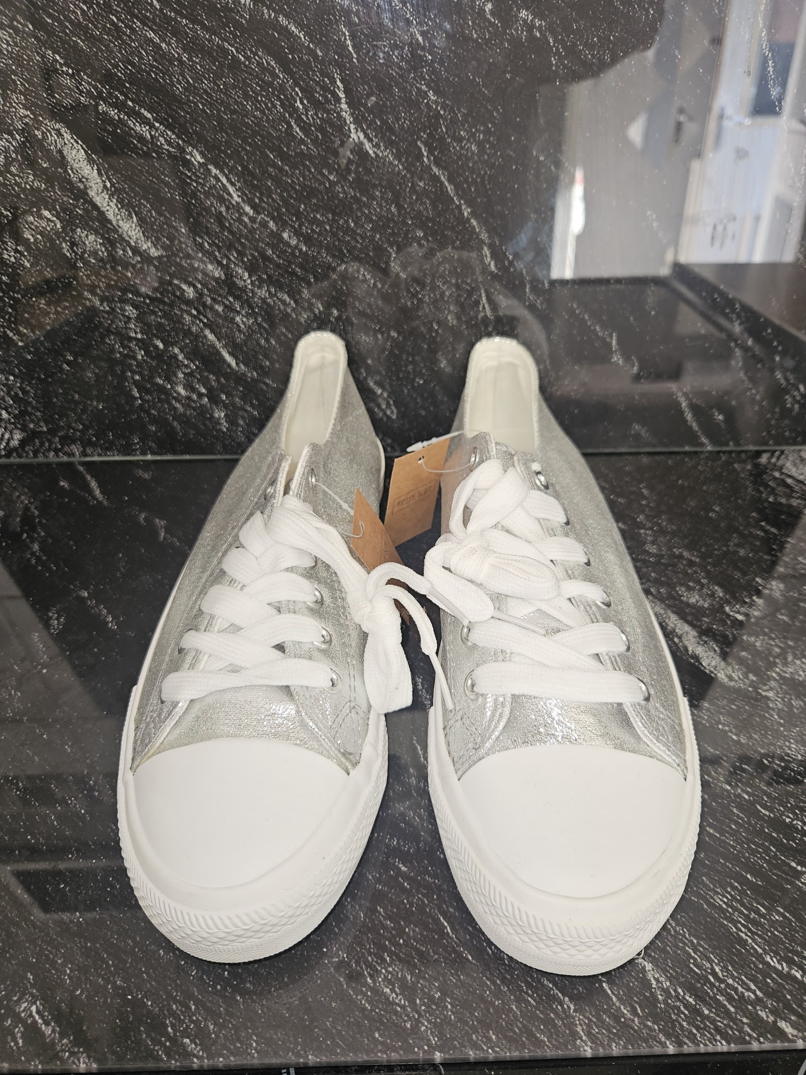 Genuine Merry Scott Silver Metallic Canvas Low-Top Trainers Size EU 40 UK 7, EU 40 / UK 7, photo 2