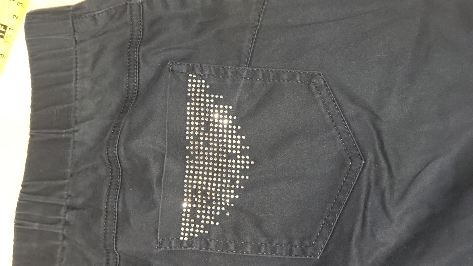 Carla Ferroni Black Cropped Trousers with Embellished Pockets, IT 44 (labelled), photo 6