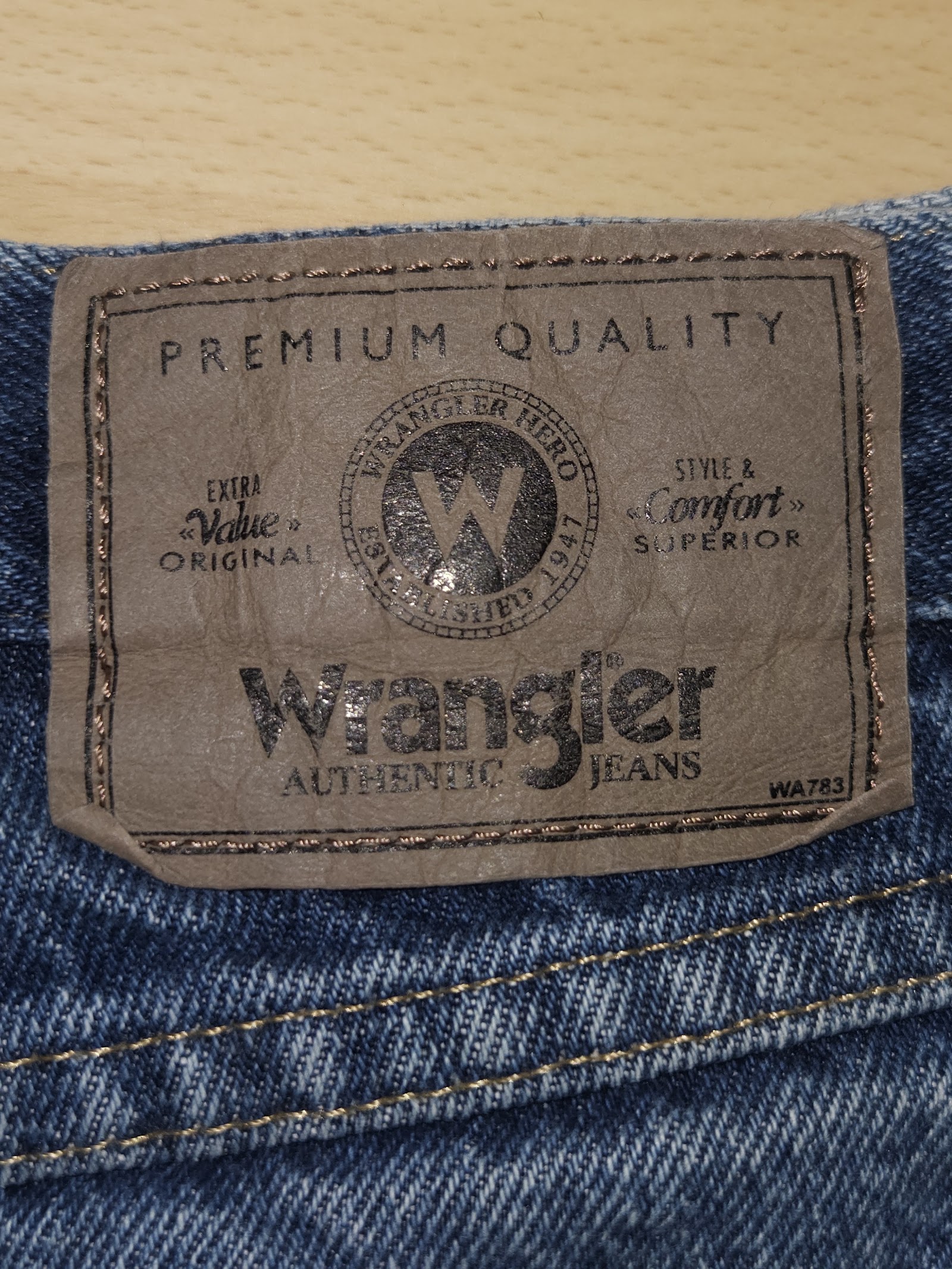 Genuine Wrangler Mid-blue relaxed-fit straight jeans, W34 L29, photo 3
