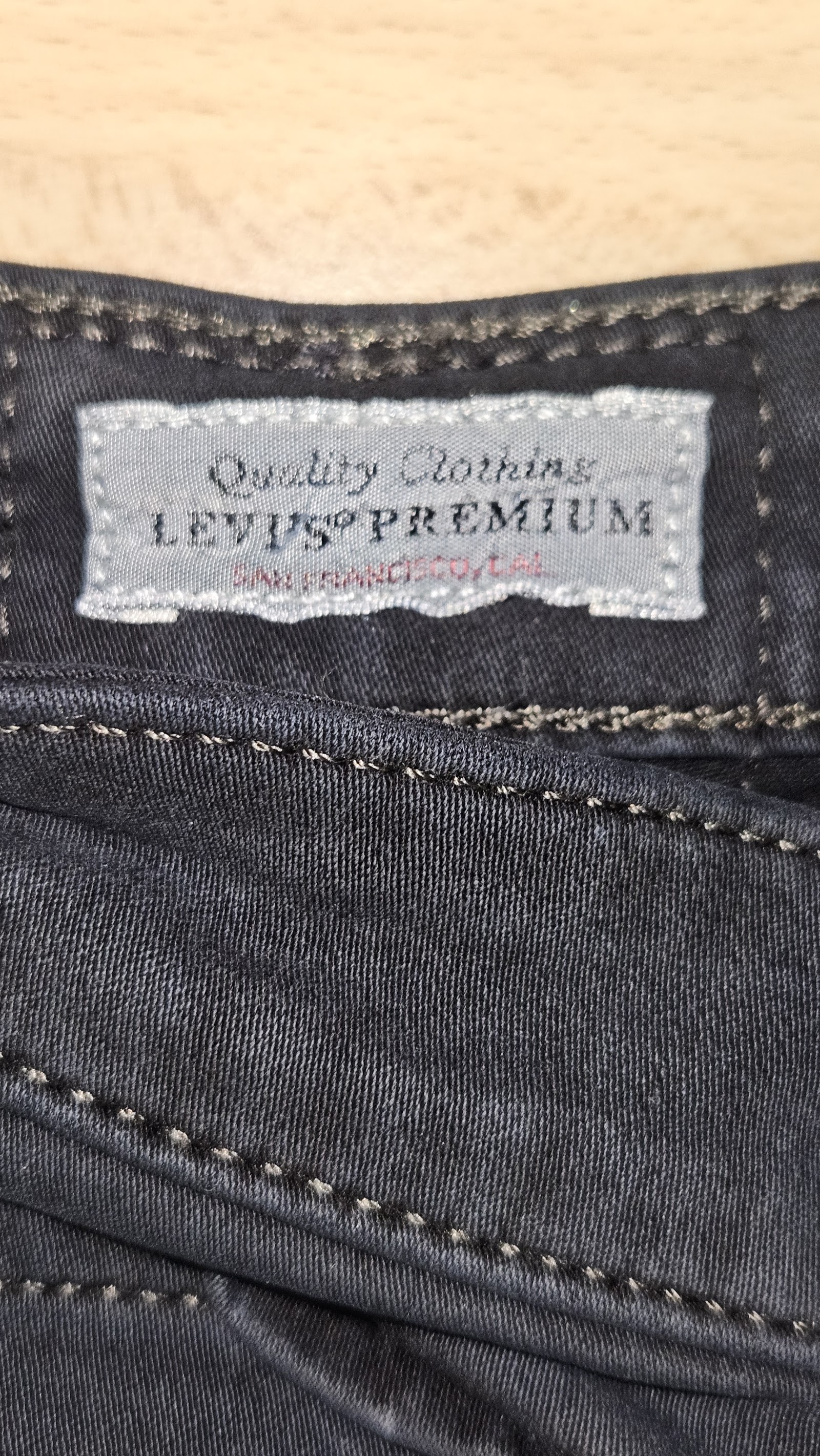 Levi's 711 Skinny Washed Black Jeans, W26 L30 (labelled), photo 4