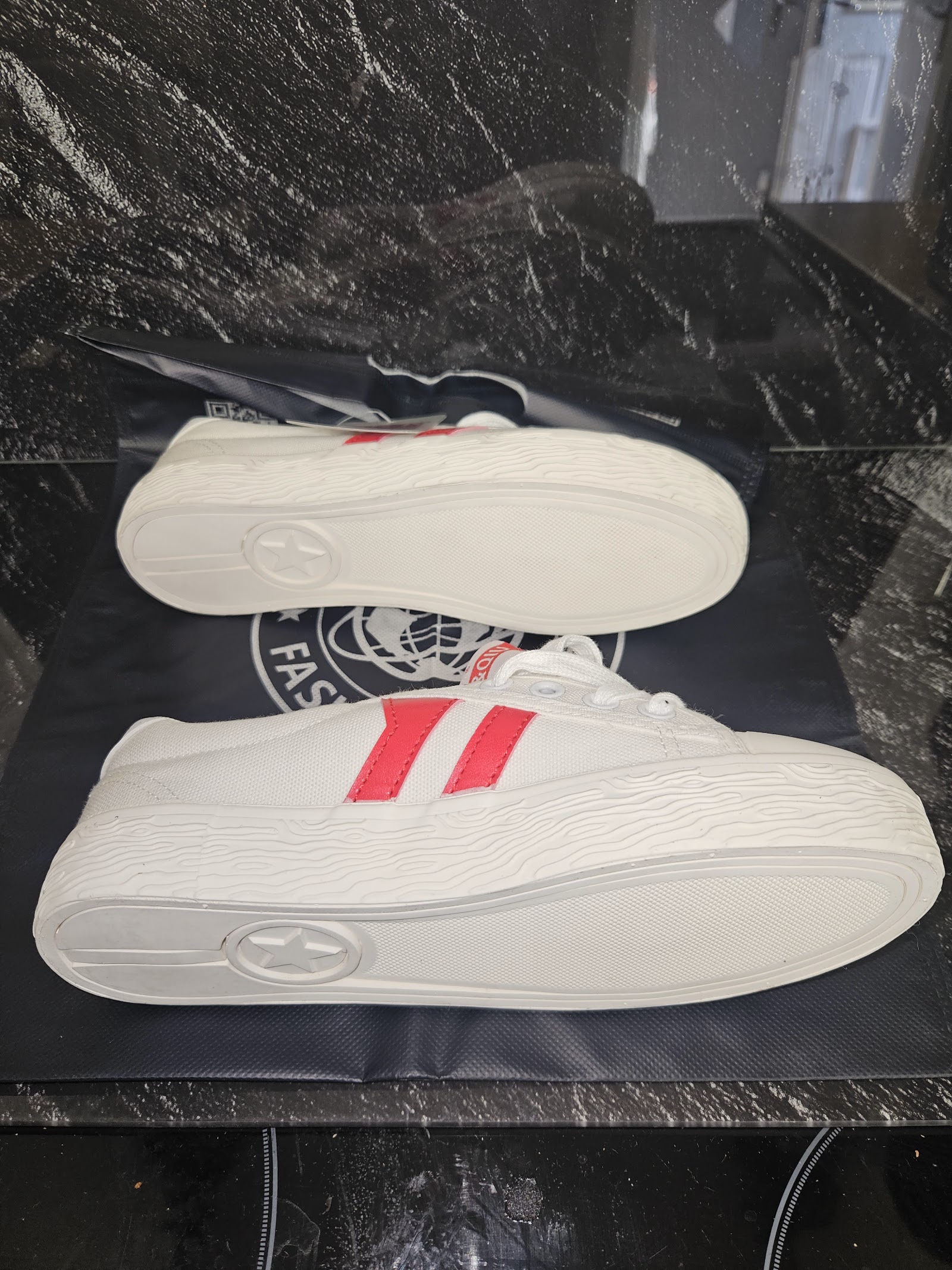 Genuine HUANQIU SPORT White Red Low-Top Trainers Size EU 35 UK 2.5, EU 35 / UK 2.5 / CN 225, photo 8