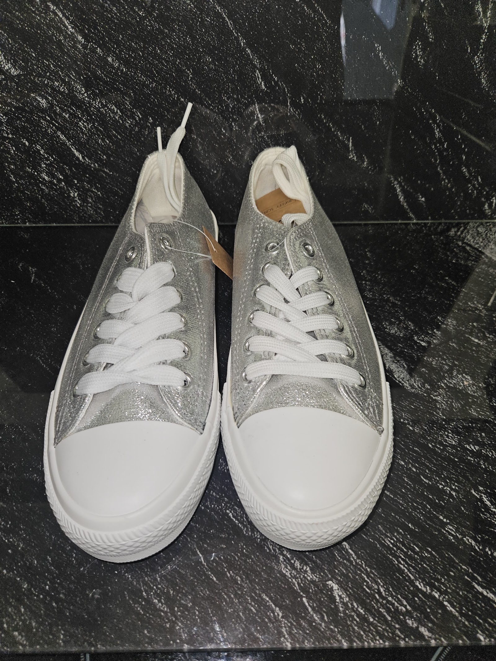 Genuine Merry Scott Silver Metallic Canvas Low-Top Trainers Size EU 40 UK 7, EU 40 / UK 7, photo 2