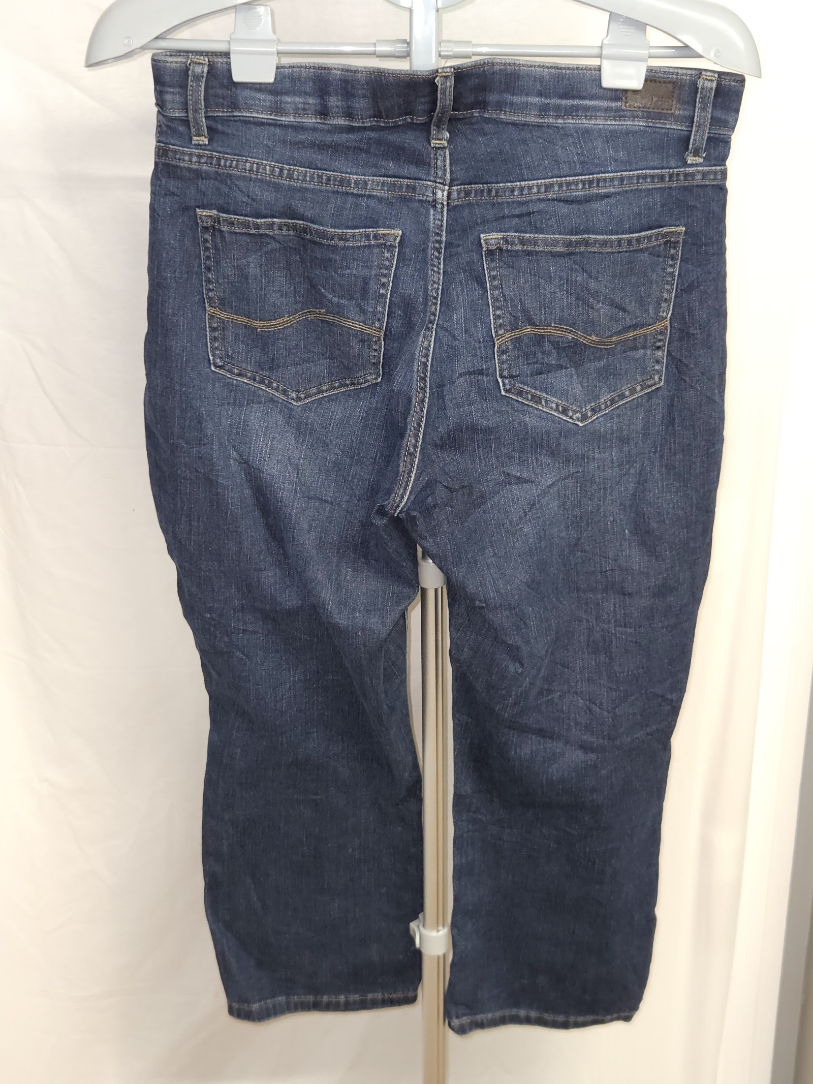 Genuine Lee Women's Regular Fit Mid Rise Capri Jeans Size 10 Medium, 10 Medium, photo 2
