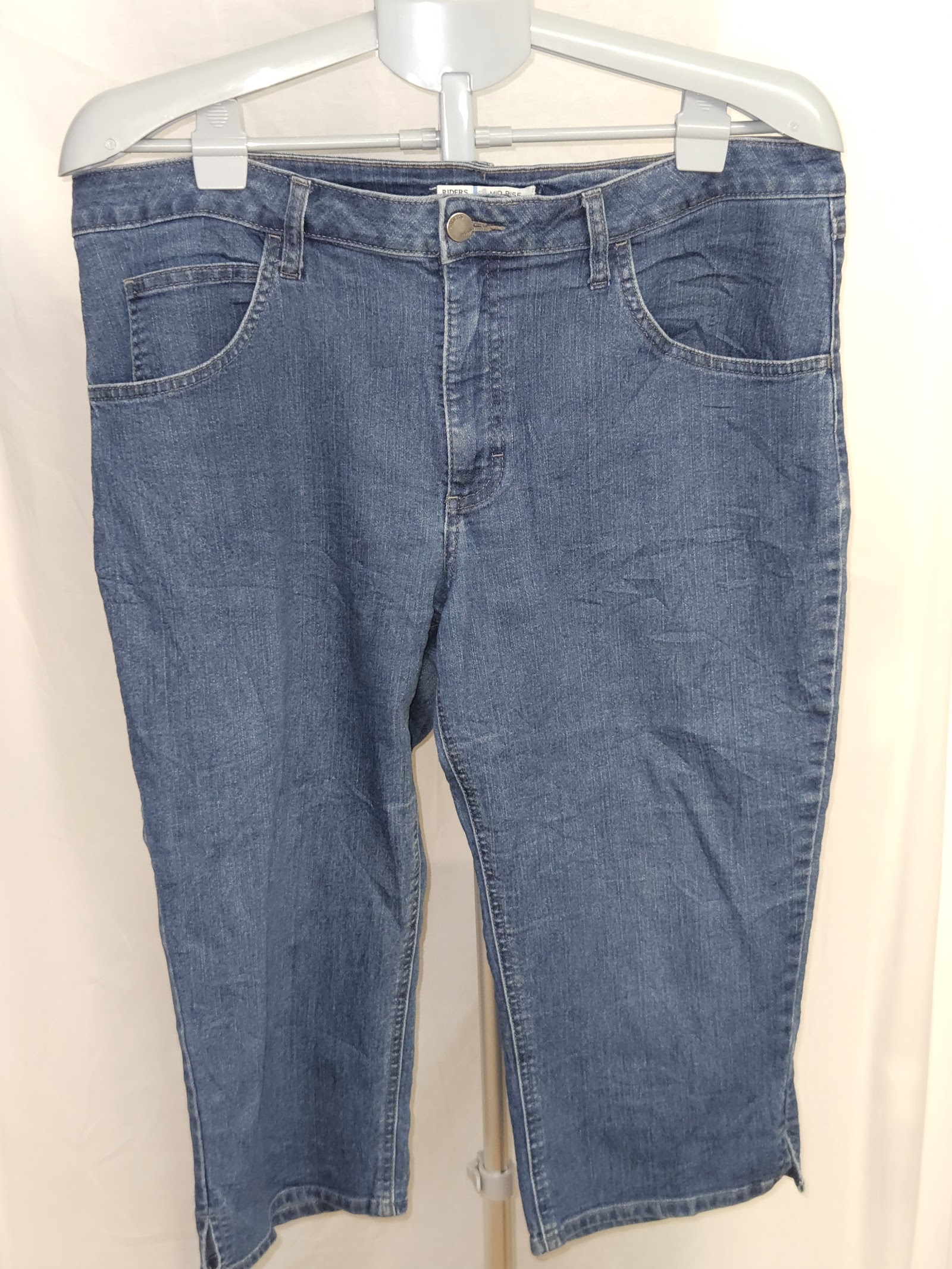 Riders by Lee Women's Mid Rise Capri Jeans Size 16 Medium