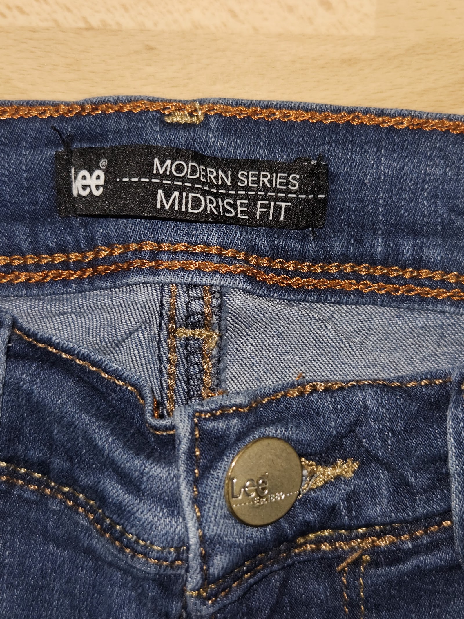 Genuine Lee Modern Series Midrise Fit Mid Blue Capri Jeans, 8 Medium, photo 3