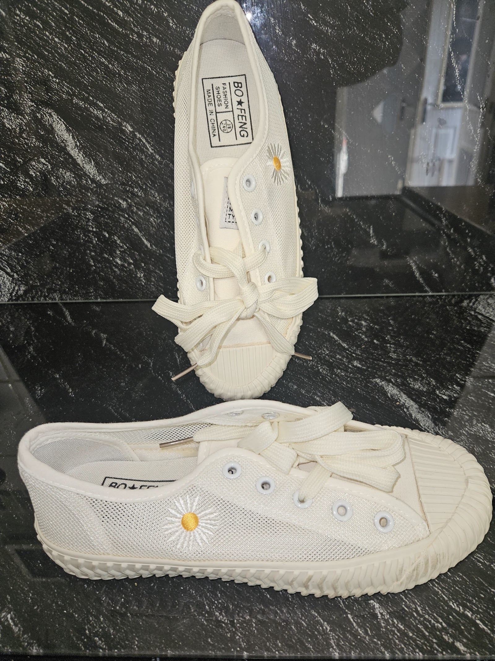 Genuine BO+FENG White Flower Canvas Trainers Textured Sole Size EU 38 UK 5, EU 38 / UK 5, photo 2