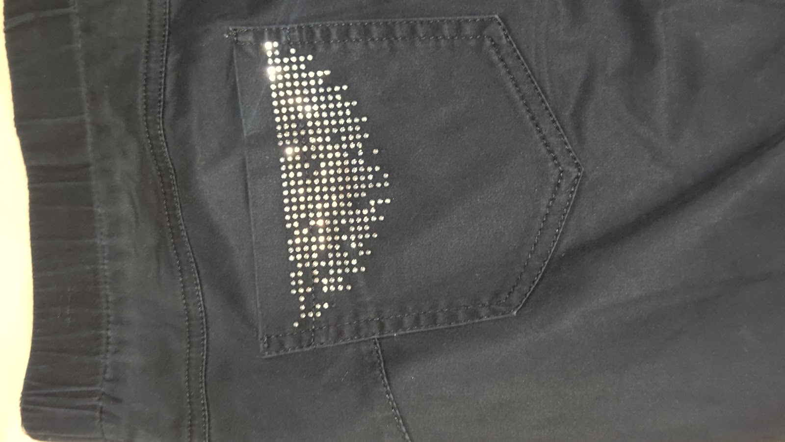 Carla Ferroni Black Cropped Trousers with Embellished Pockets, IT 44 (labelled), photo 5