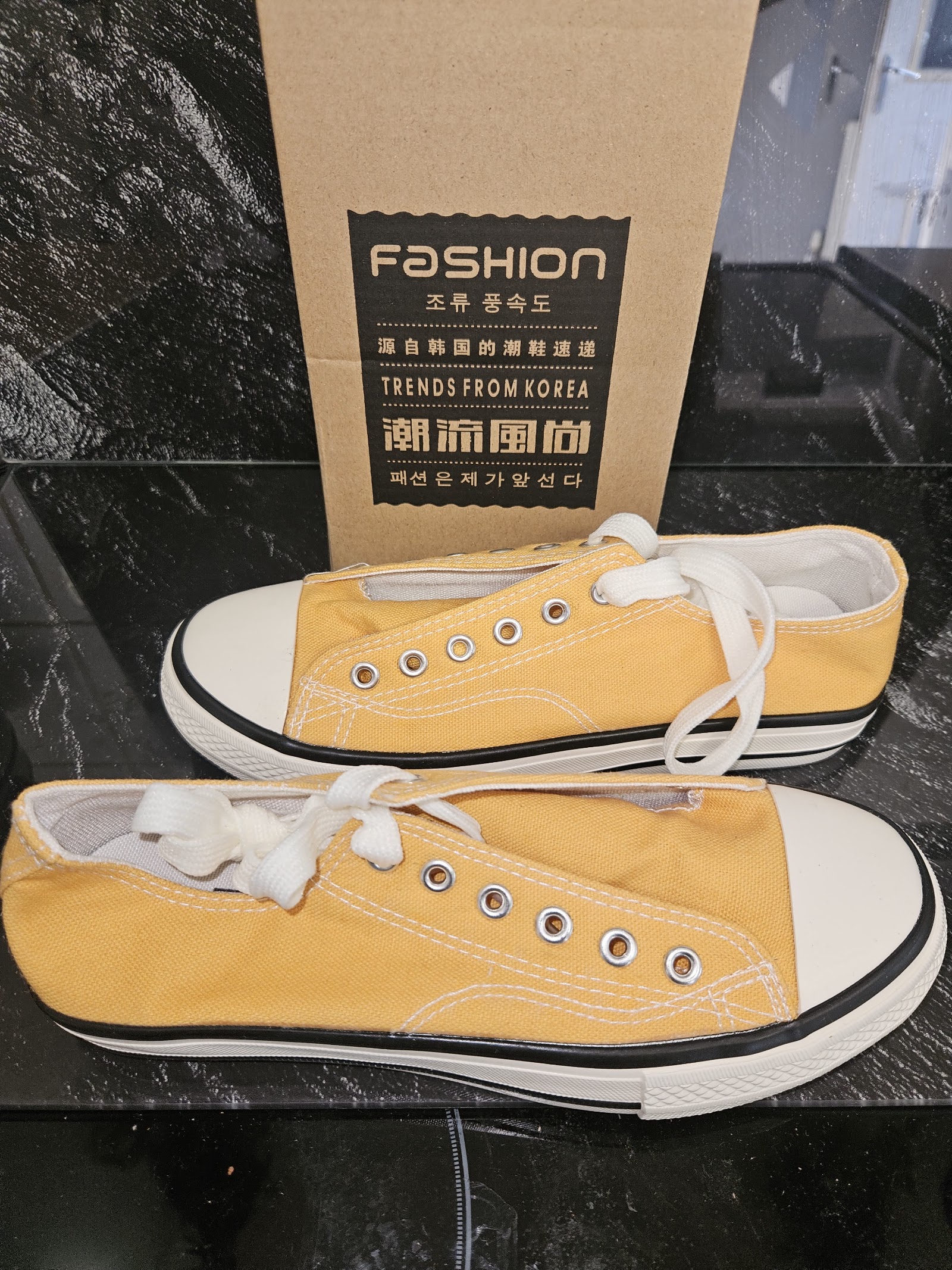 Genuine Fashion Mustard Yellow Canvas Low-Top Trainers Size EU 39 UK 6, EU 39 / UK 6, photo 3