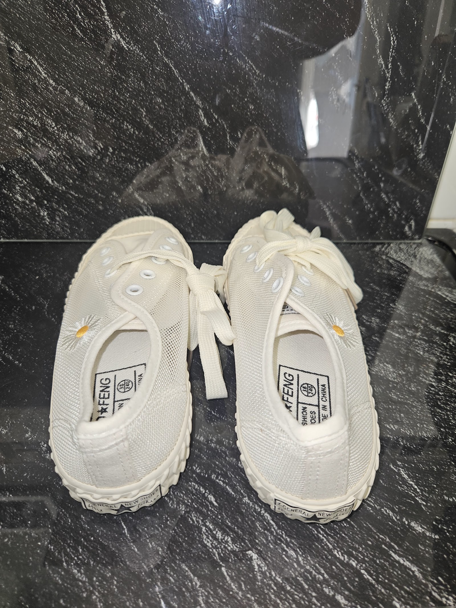 Genuine BO+FENG White Flower Canvas Trainers Textured Sole Size EU 38 UK 5, EU 38 / UK 5, photo 2