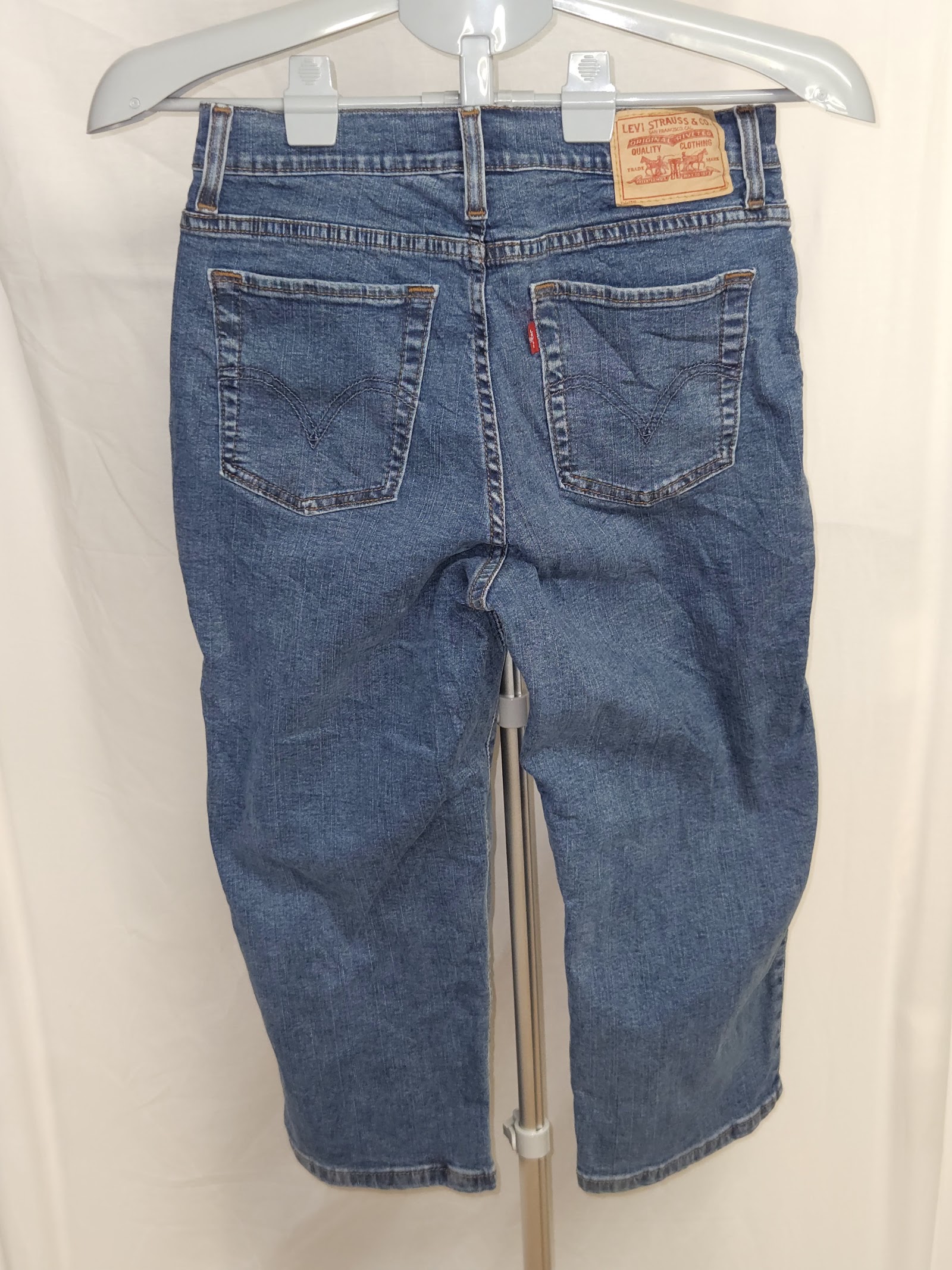 Genuine Levi's Perfectly Slimming Blue Capri Jeans, 8, photo 2