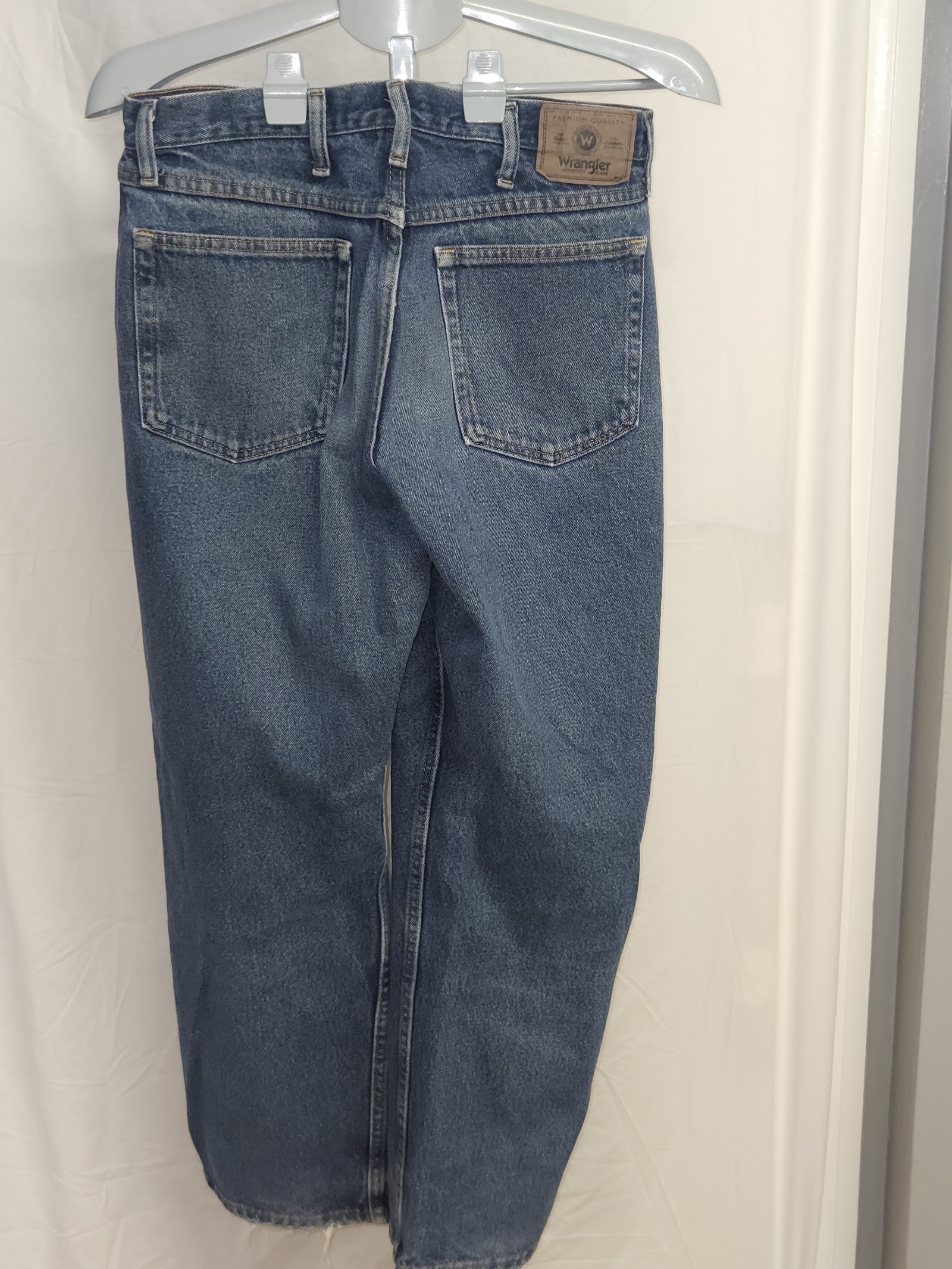 Genuine Wrangler Mid-blue relaxed-fit straight jeans, W34 L29, photo 2