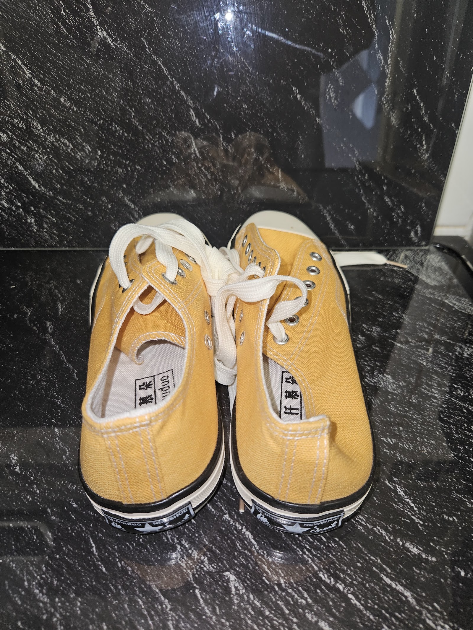Genuine Fashion Mustard Yellow Canvas Low-Top Trainers Size EU 39 UK 6, EU 39 / UK 6, photo 2