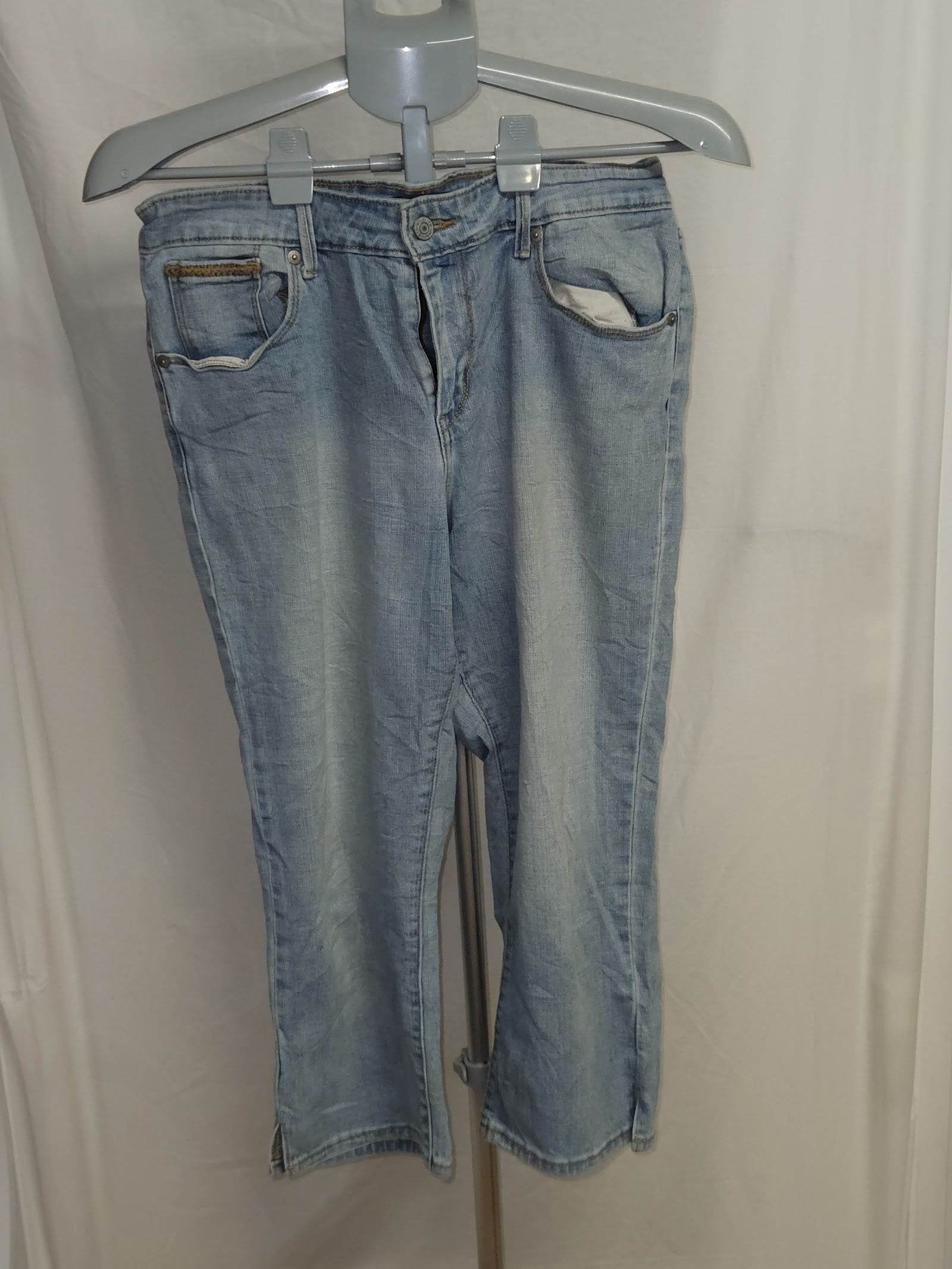 Levi's Light Wash Cropped Jeans with Braided Pocket Trim