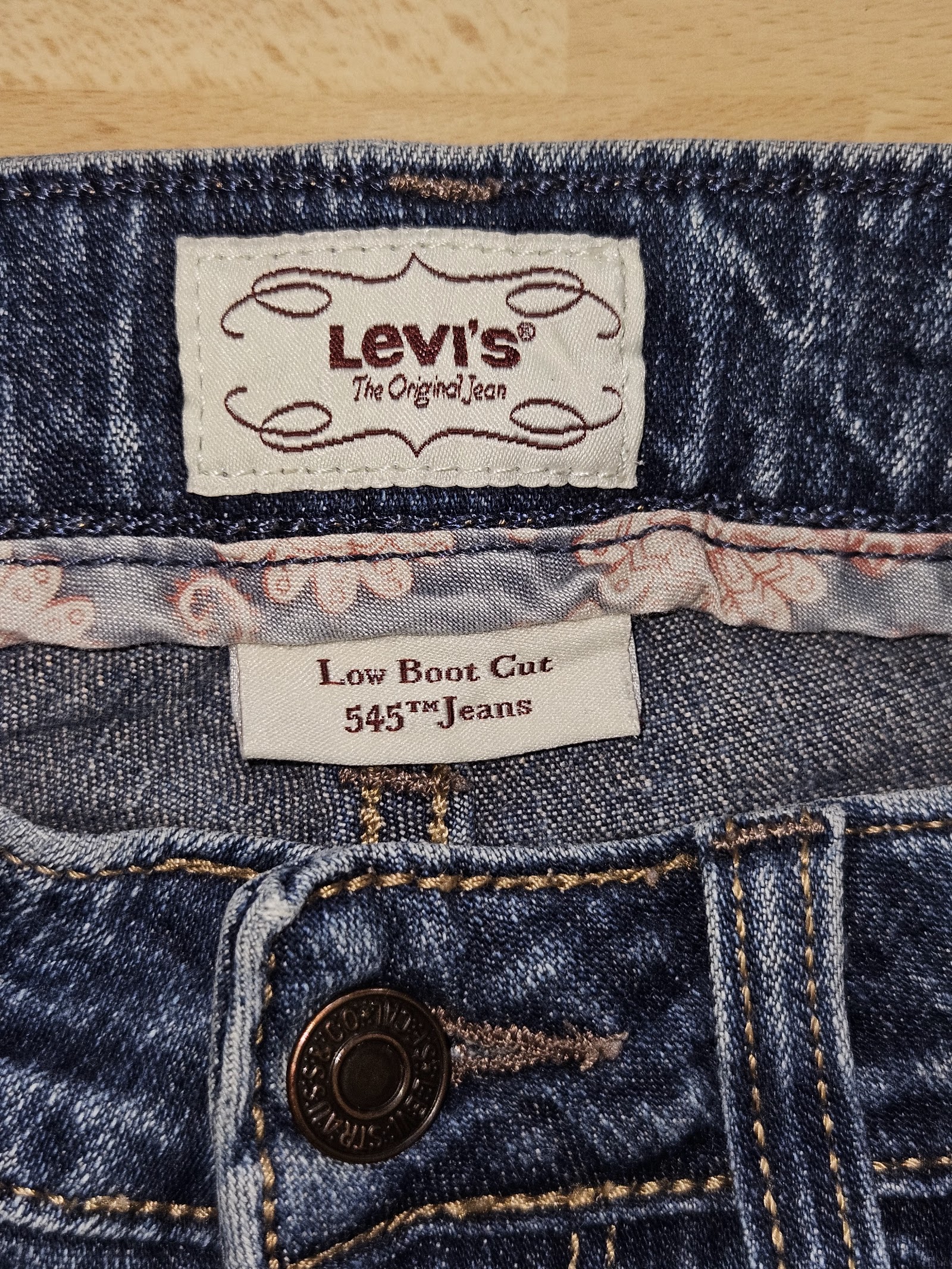 Genuine Levi's 545 Low Boot Cut Cut-Off Capri Jeans, 2 Medium, photo 3