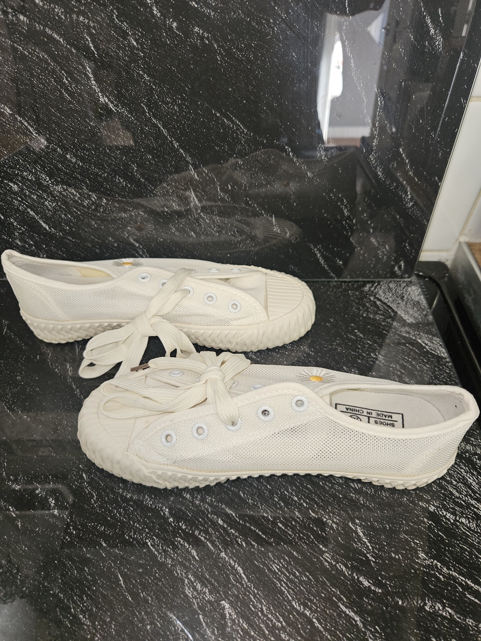 Genuine BO+FENG White Flower Canvas Trainers Textured Sole Size EU 38 UK 5, EU 38 / UK 5, photo 3