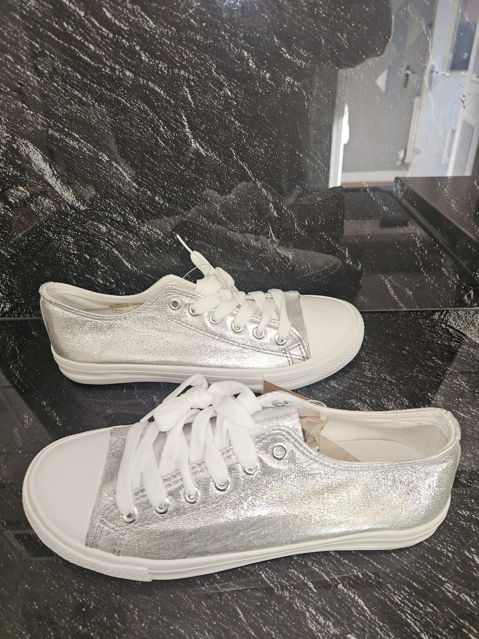 Genuine Merry Scott Silver Metallic Canvas Low-Top Trainers Size EU 40 UK 7, EU 40 / UK 7, photo 3