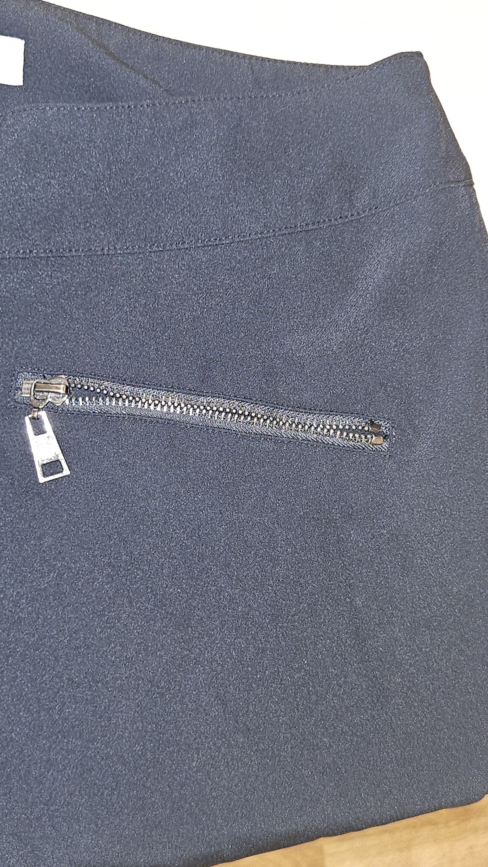 Fiorella Rubino Black Stretch Trousers with Gold Zip Pockets, IT 46 (labelled); measured W33 approx., photo 5
