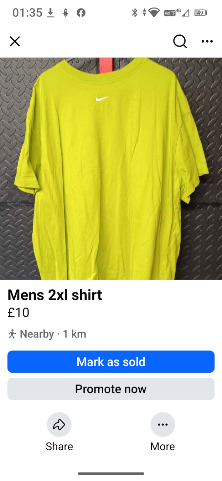 Nike Men’s bright lime-green T-shirt